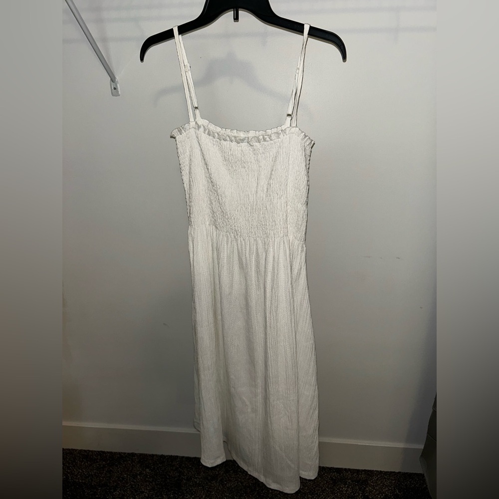 💍H&M Cream Ruffle dress - Picture 2 of 4